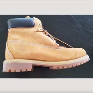 TIMBERLAND CLASSIC TAN BOOTS